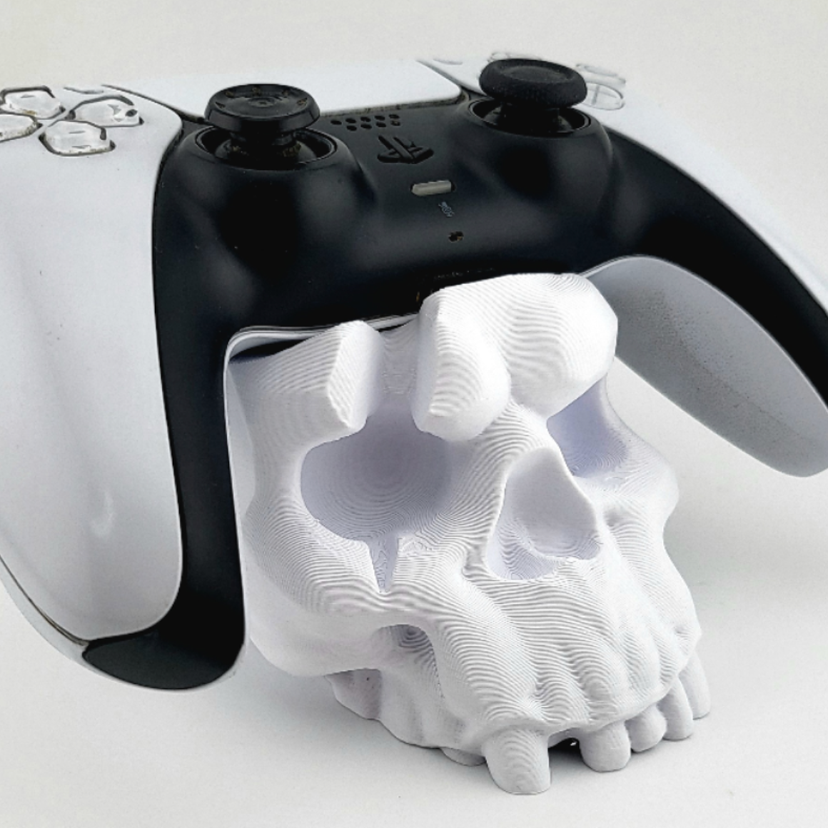 PS5 console Skull Stand
